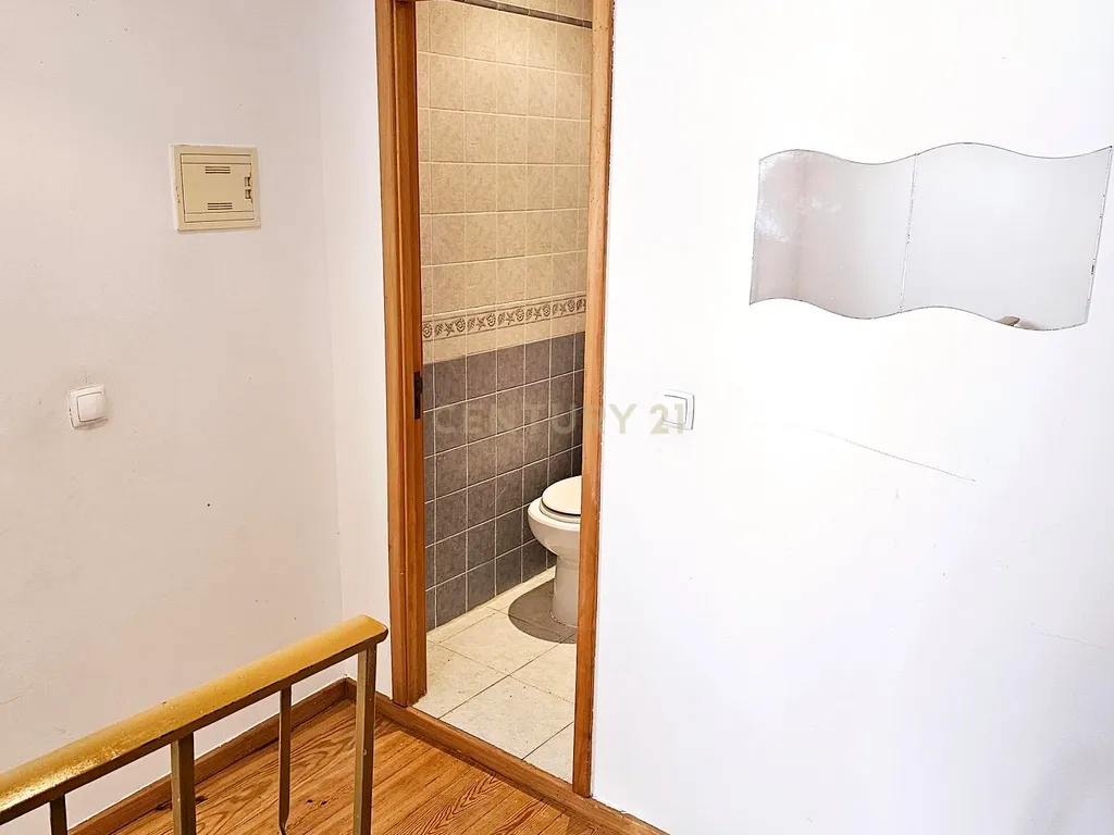 Prédio zona histórica do Seixal - Image 11