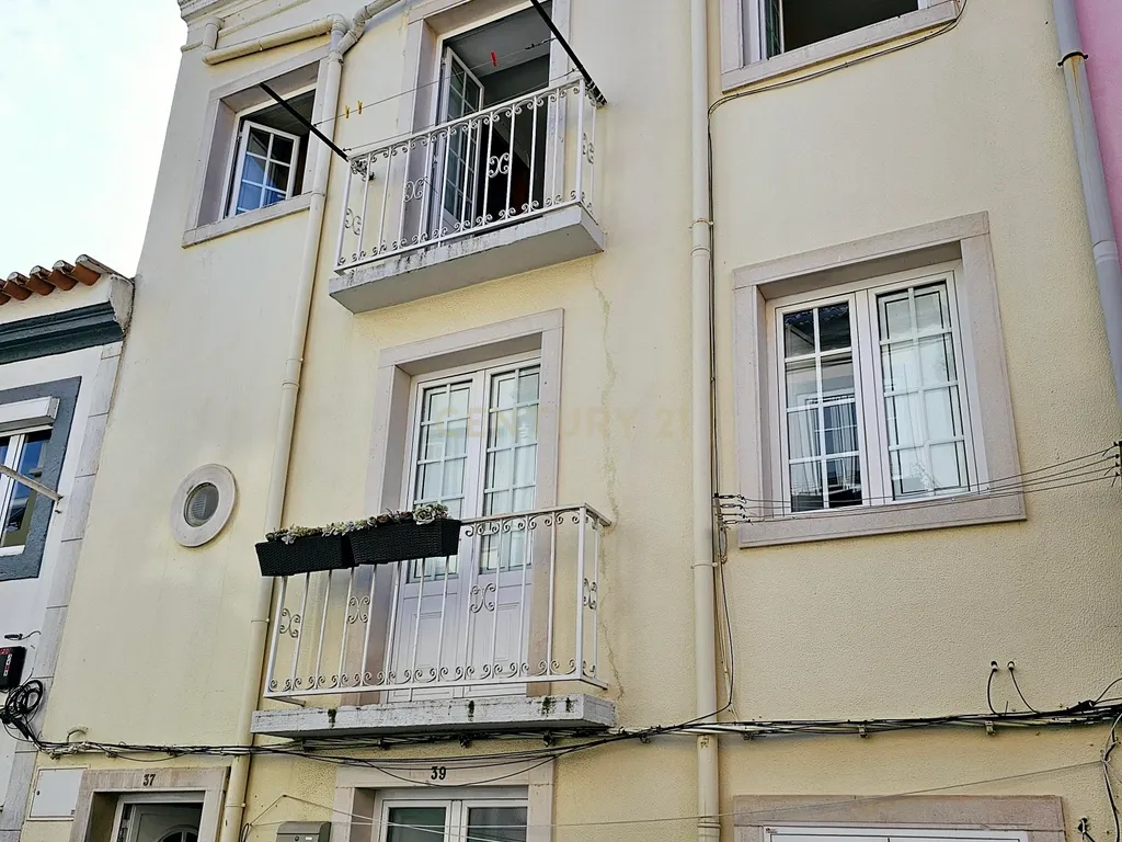 Prédio zona histórica do Seixal - Image 17