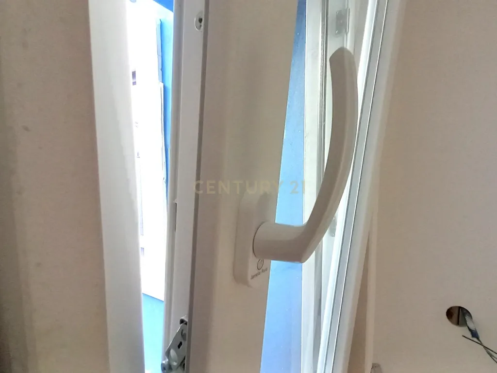 Apartamento com Terraço NOVO na Zona Histórica do Seixal - Image 6