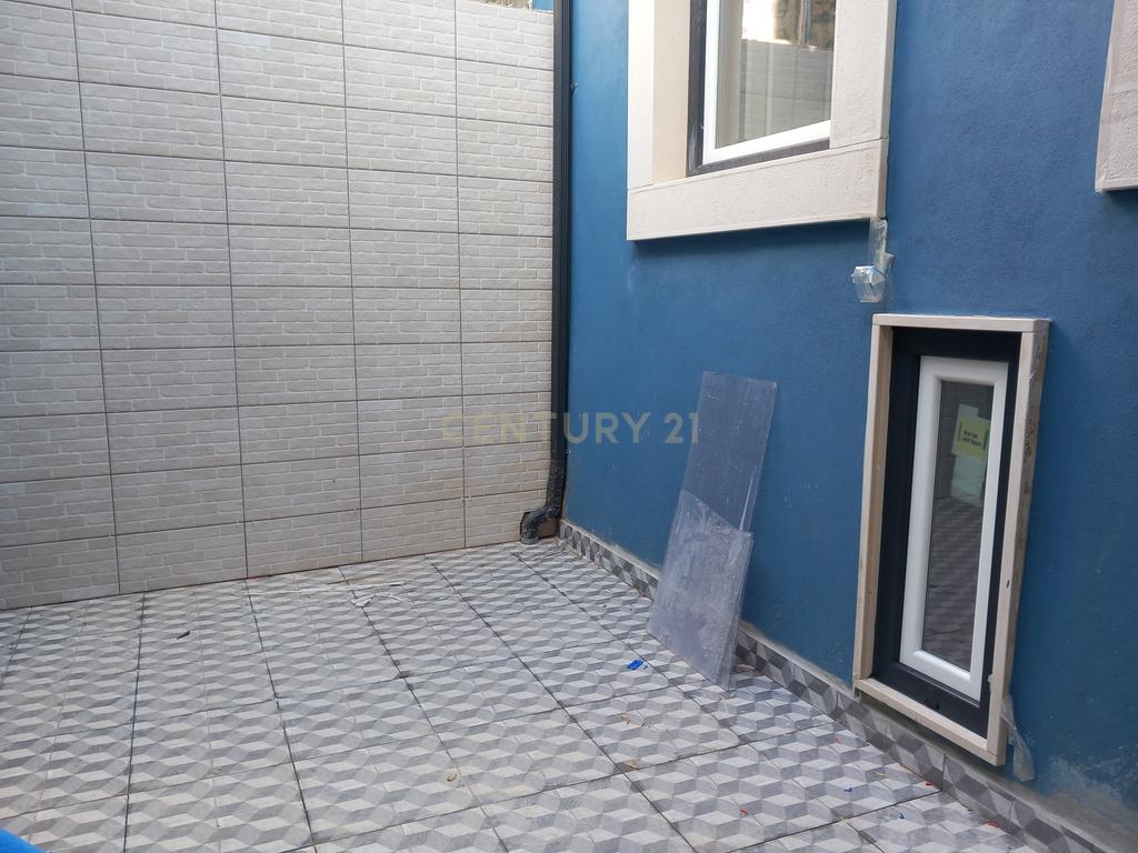 T2 NOVO COM TERRAÇO NA ZONA HISTÓRICA DO SEIXAL - Image 13