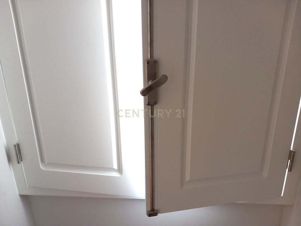 Apartamento com Terraço NOVO na Zona Histórica do Seixal - Image 10