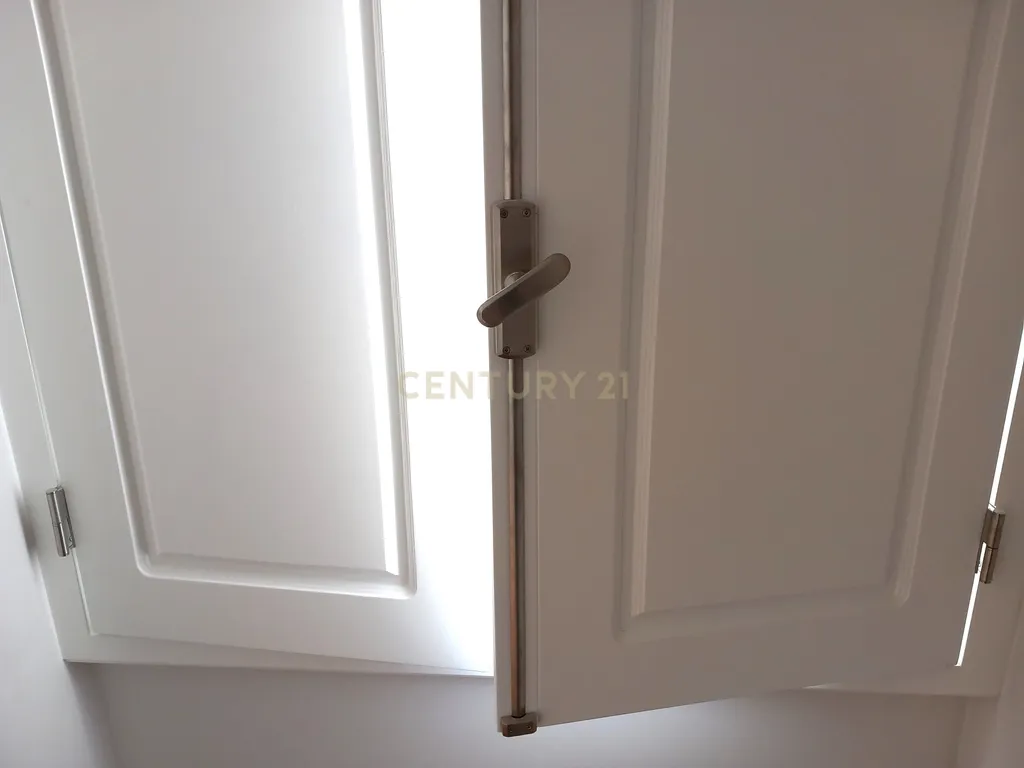 Apartamento com Terraço NOVO na Zona Histórica do Seixal - Image 10