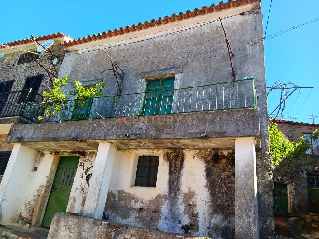 Moradia para reconstruir Penha Garcia - Image 6