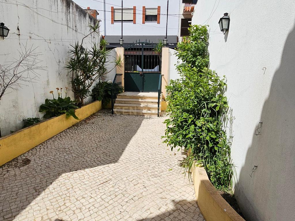 Espetacular Investimento no centro da Costa da Caparica - Image 15