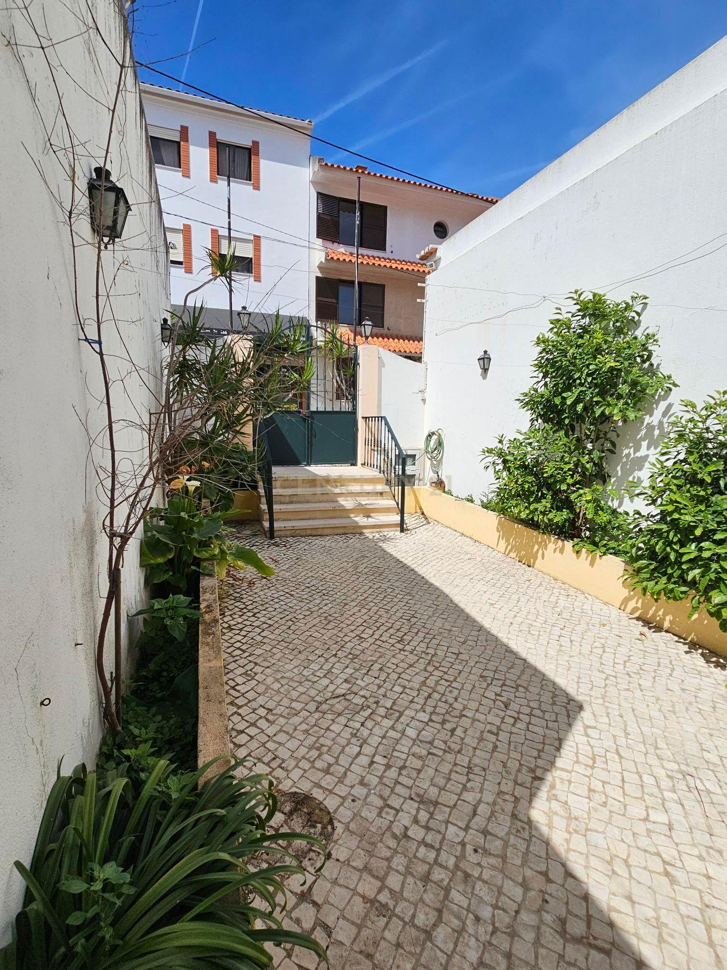 Espetacular Investimento no centro da Costa da Caparica - Image 11