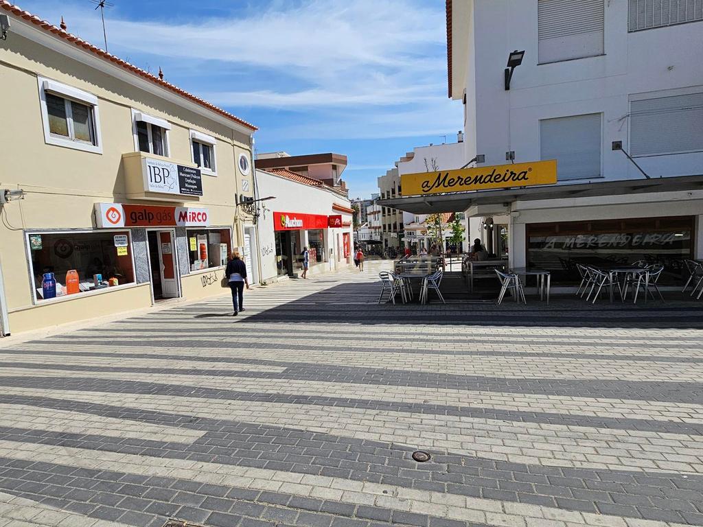 Espetacular Investimento no centro da Costa da Caparica - Image 19