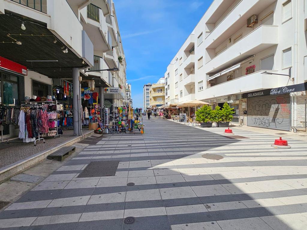 Espetacular Investimento no centro da Costa da Caparica - Image 21