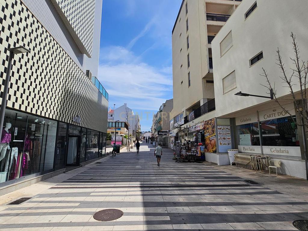 Espetacular Investimento no centro da Costa da Caparica - Image 26