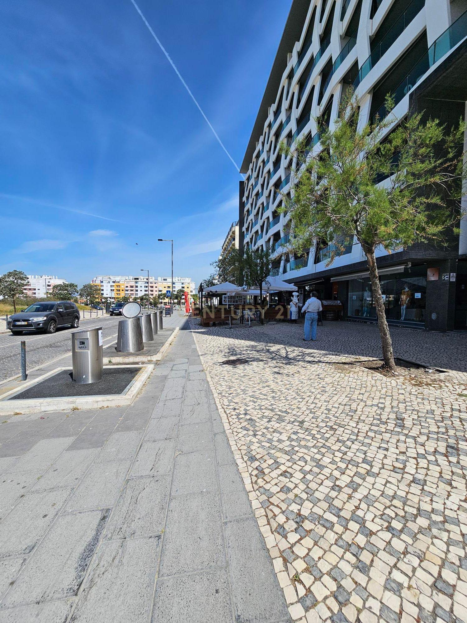 Espetacular Investimento no centro da Costa da Caparica - Image 29