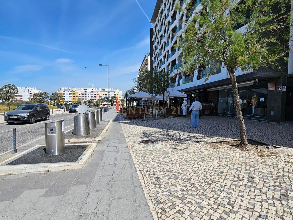 Espetacular Investimento no centro da Costa da Caparica - Image 29
