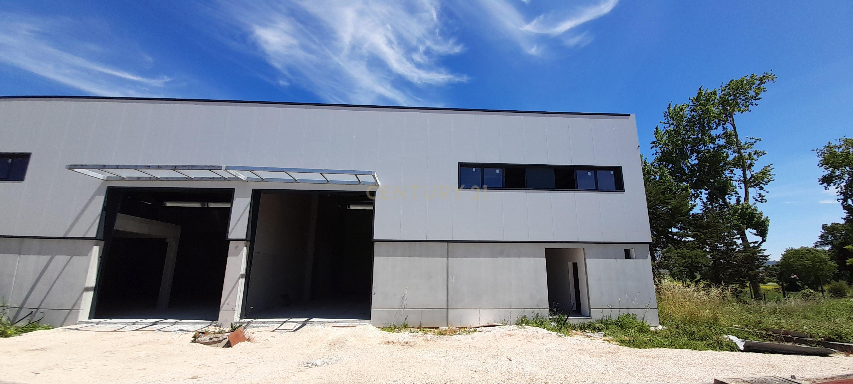 25 armazéns novos num parque industrial em Arruda dos Vinhos - Image 7