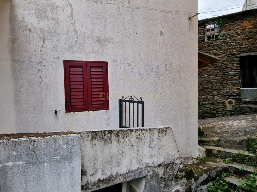 Moradia típica localizada em Sazes da Beira, no coração da Serra da Estrela! - Image 5