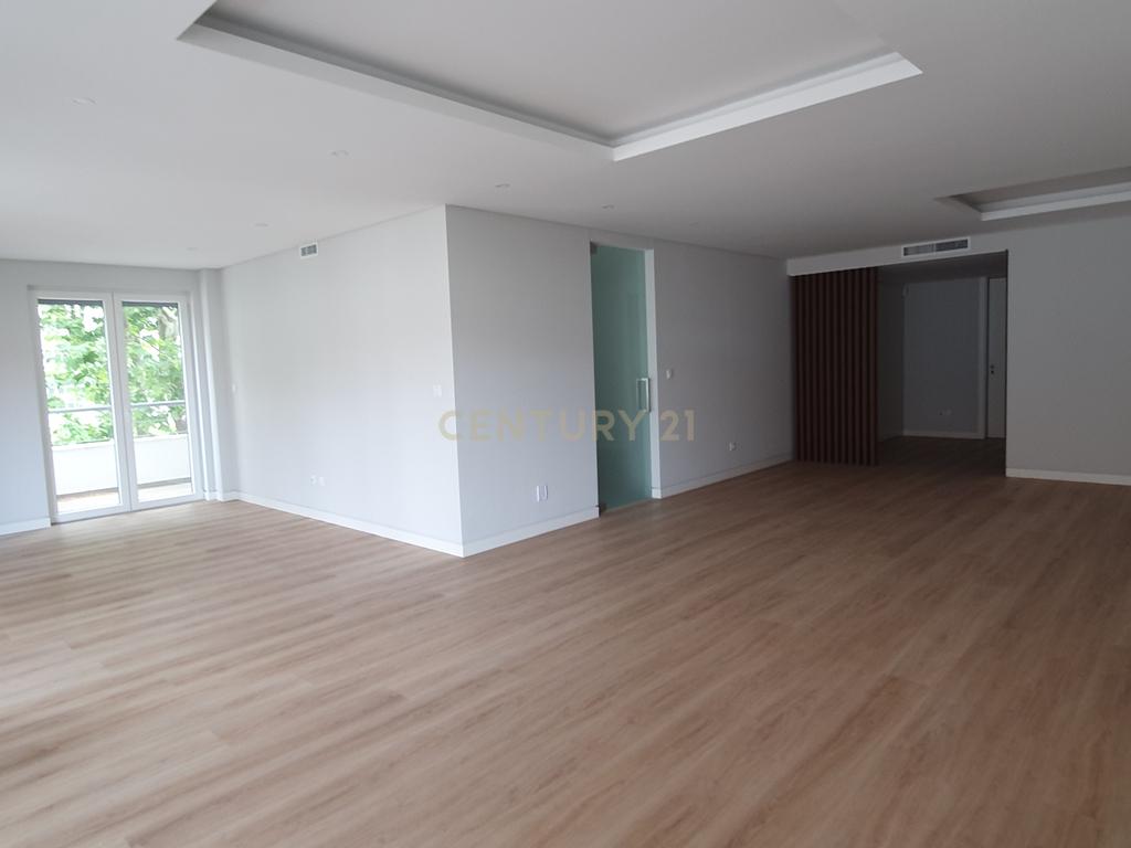 Magnifico Apartamento Novo T3 em Carcavelos - Image 1