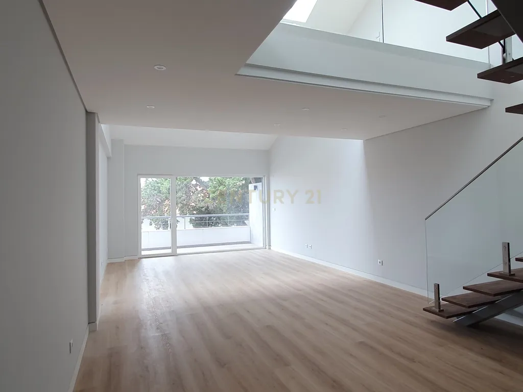 Magnifico Apartamento Novo T3+1 Duplex em Carcavelos - Image 6