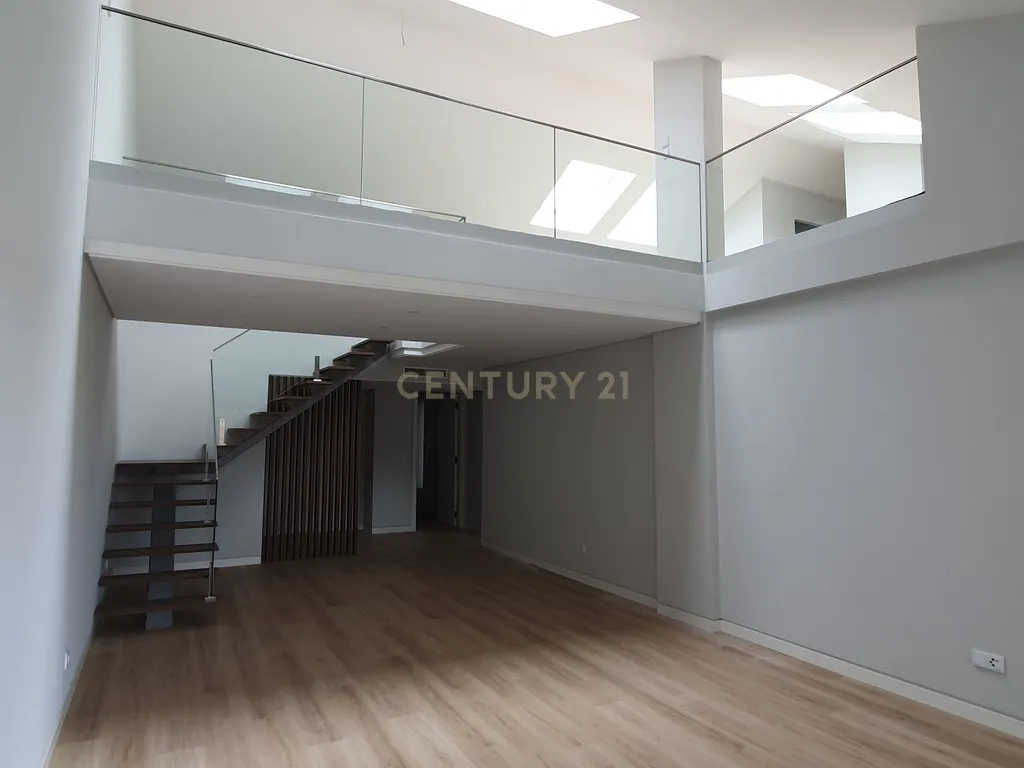 Magnifico Apartamento Novo T3+1 Duplex em Carcavelos - Image 8