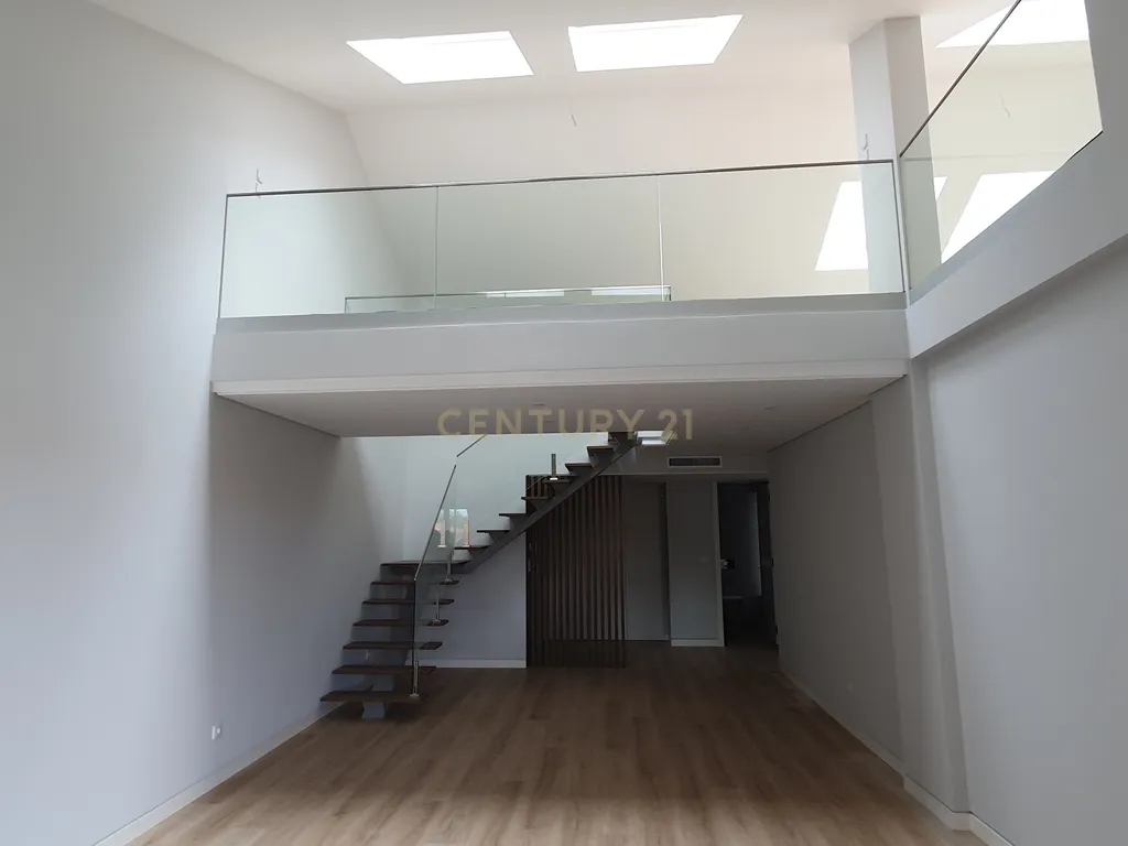 Magnifico Apartamento Novo T3+1 Duplex em Carcavelos - Image 1