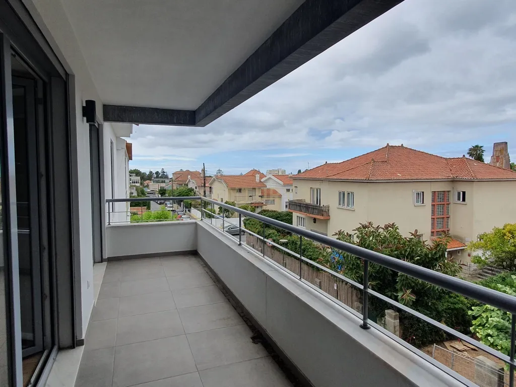 Magnifico Apartamento Novo T3+1 Duplex em Carcavelos - Image 7