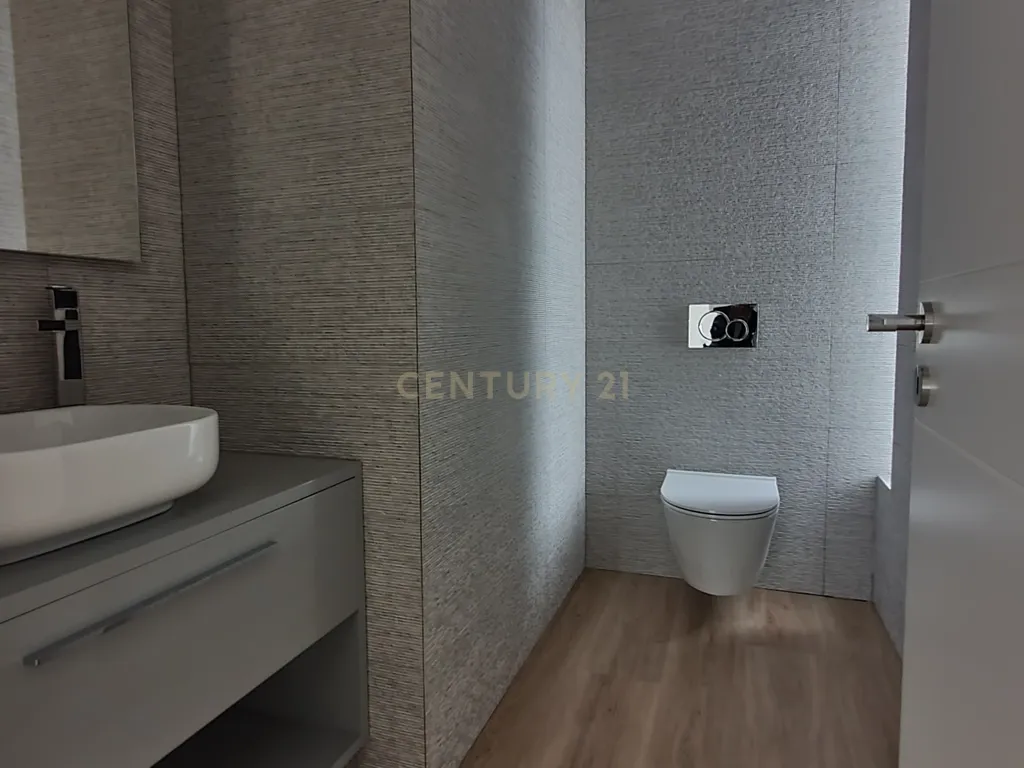 Magnifico Apartamento Novo T3+1 Duplex em Carcavelos - Image 3