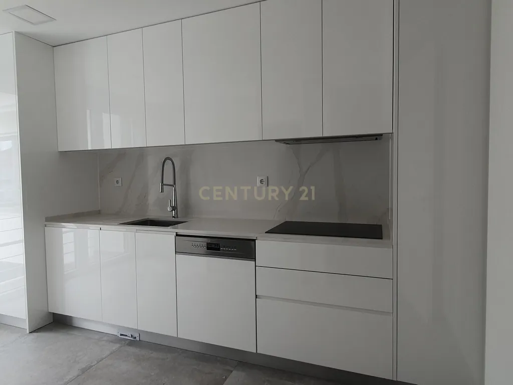 Magnifico Apartamento Novo T3+1 Duplex em Carcavelos - Image 14