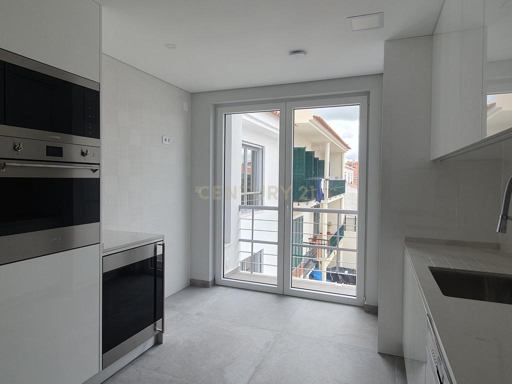 Magnifico Apartamento Novo T3+1 Duplex em Carcavelos - Image 2