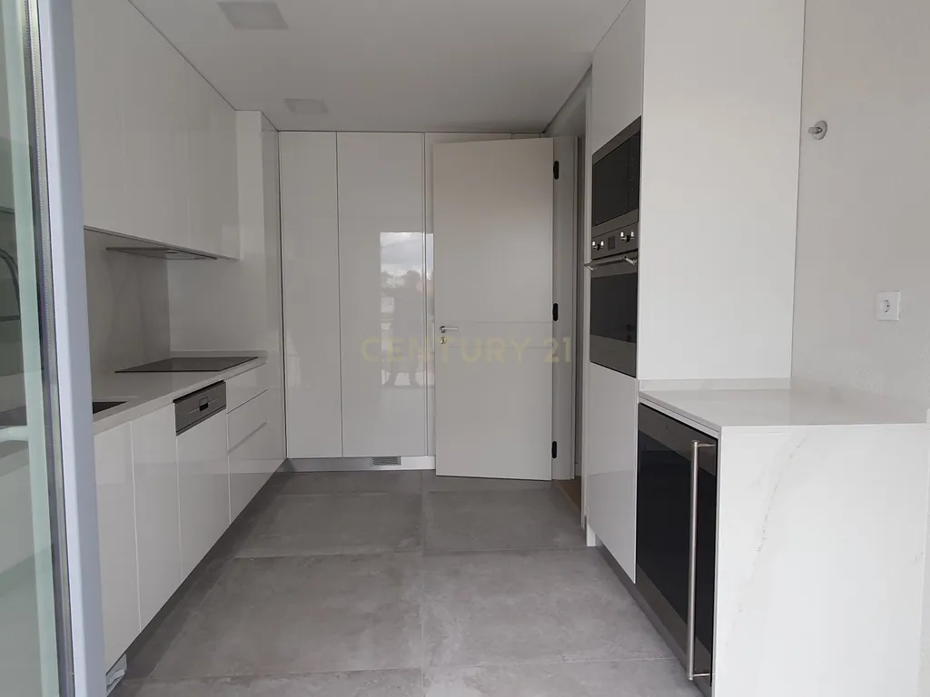 Magnifico Apartamento Novo T3+1 Duplex em Carcavelos - Image 15