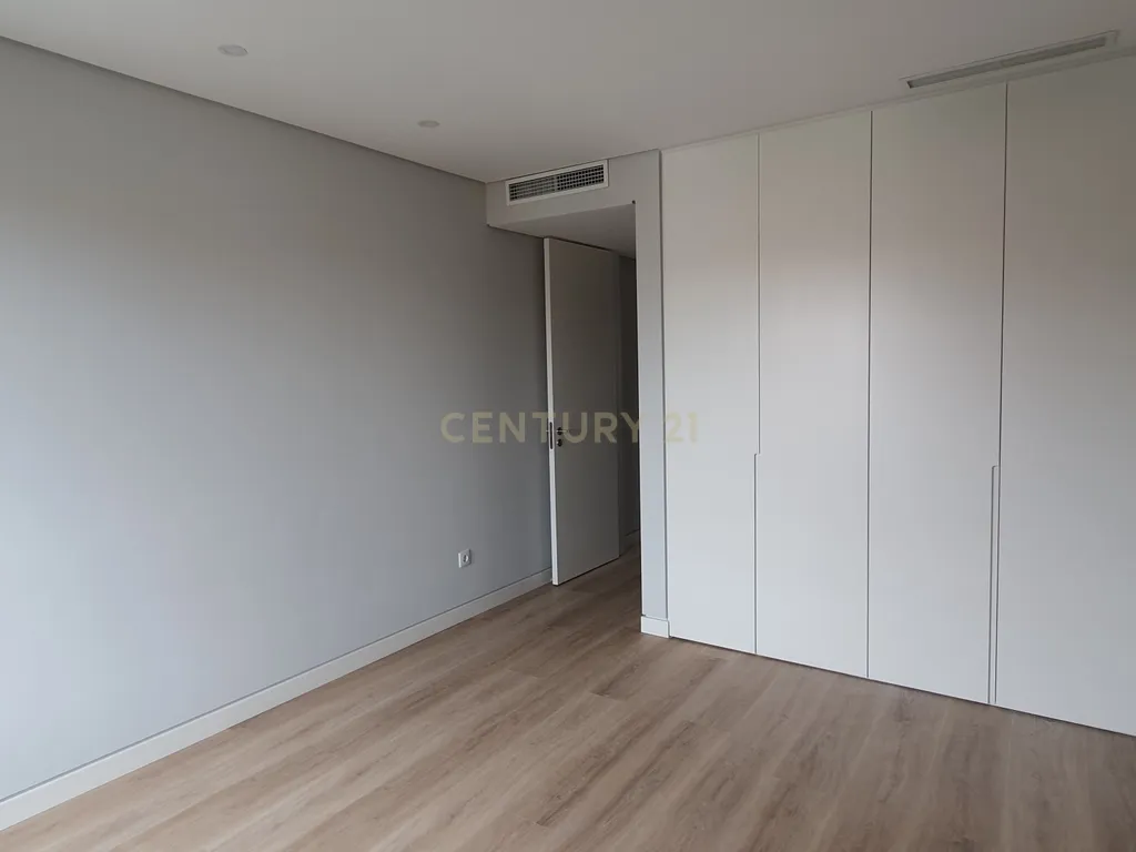 Magnifico Apartamento Novo T3+1 Duplex em Carcavelos - Image 20