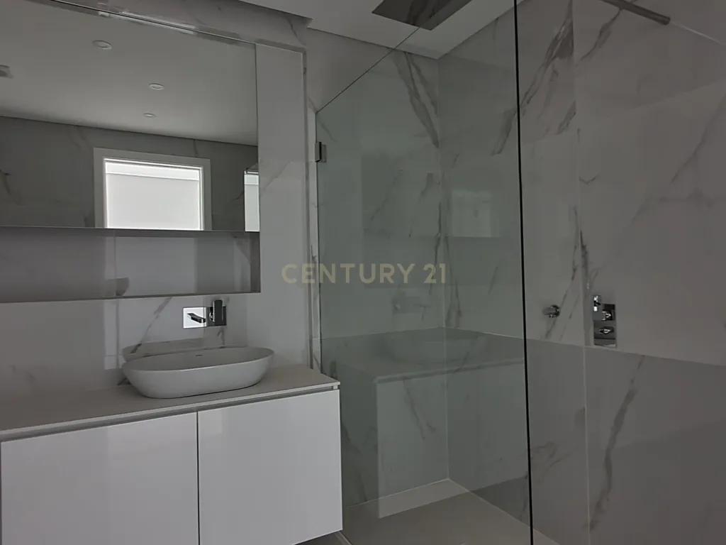 Magnifico Apartamento Novo T3+1 Duplex em Carcavelos - Image 22