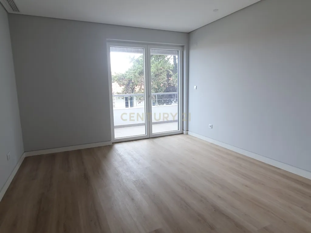 Magnifico Apartamento Novo T3+1 Duplex em Carcavelos - Image 23