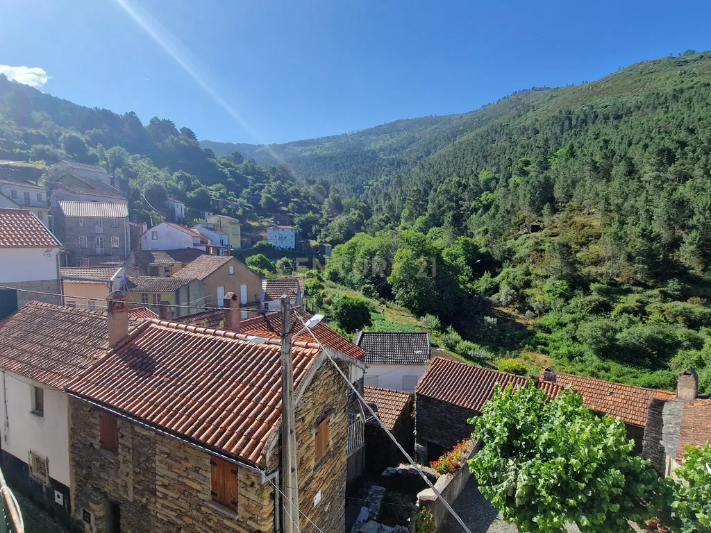 Moradia típica localizada em Sazes da Beira, no coração da Serra da Estrela! - Image 1