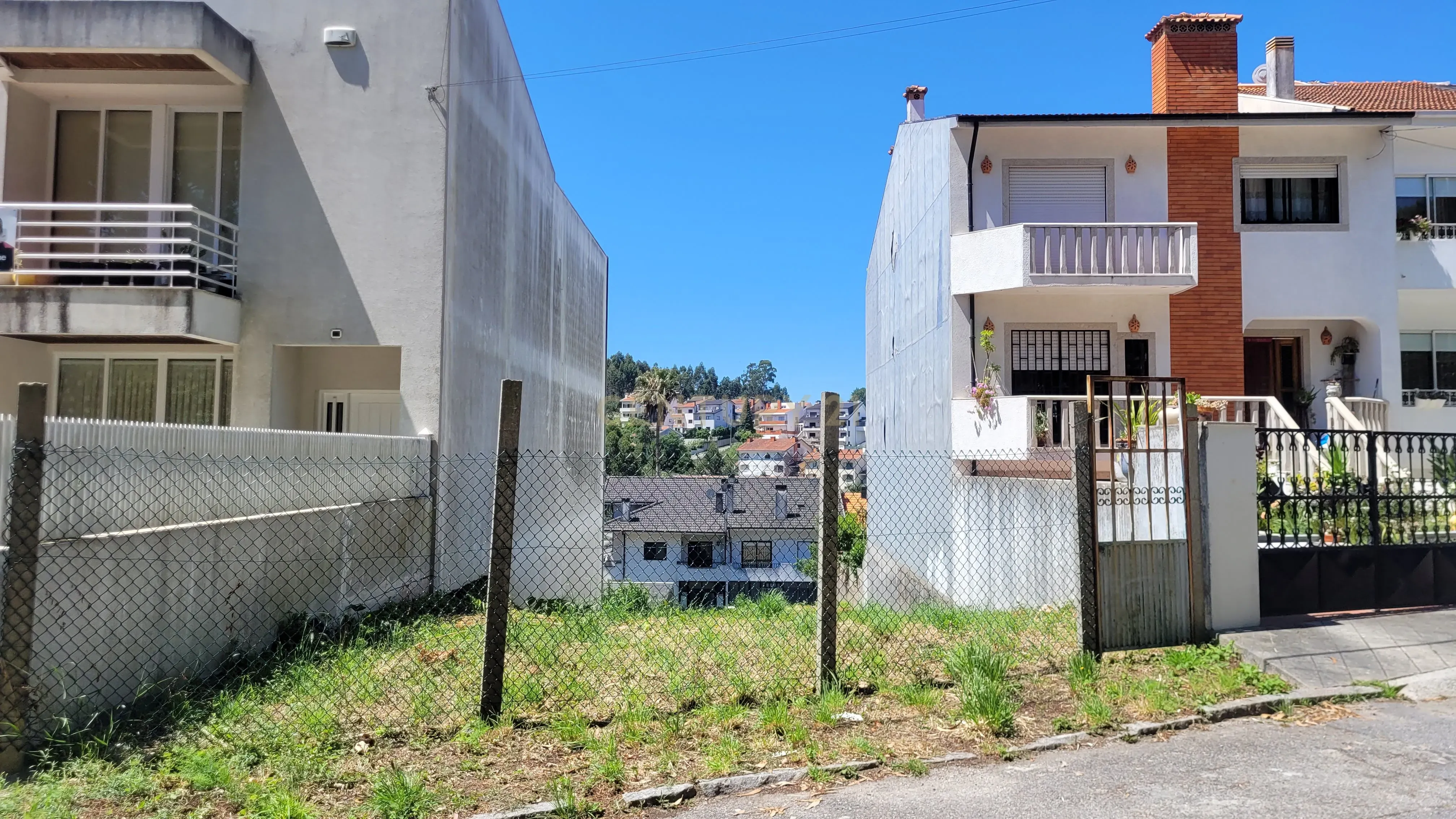 Land for sale in Vila Nova de Gaia, Portugal — €65,000