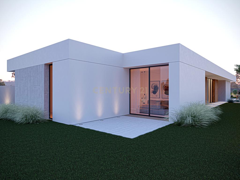 Moradia T4, em construção, no Bairro Sra da Luz - Image 2