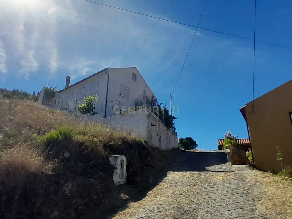 CASA NA ENCOSTA DA SERRA | PESCANSECO FUNDEIRO | SERRA DO AÇOR - Image 1