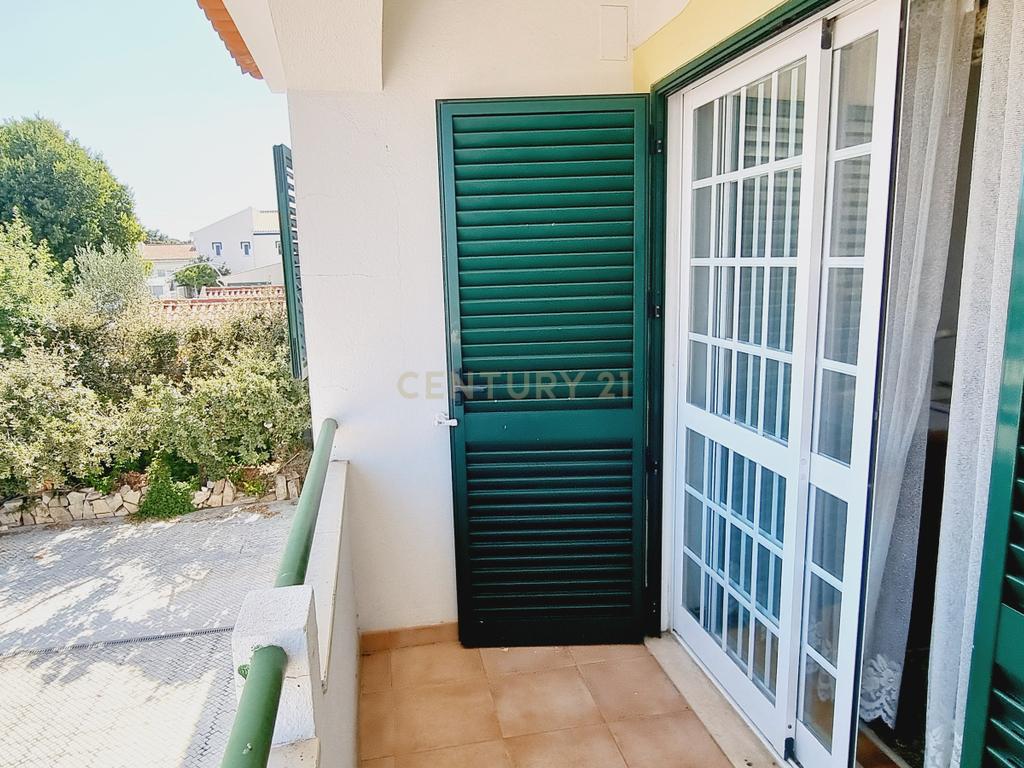 Moradia T4 com anexo na urbanização Vale da Rosa, em Setúbal - Image 19