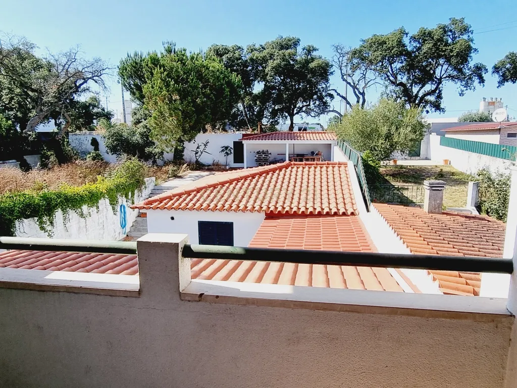 Moradia T4 com anexo na urbanização Vale da Rosa, em Setúbal - Image 25