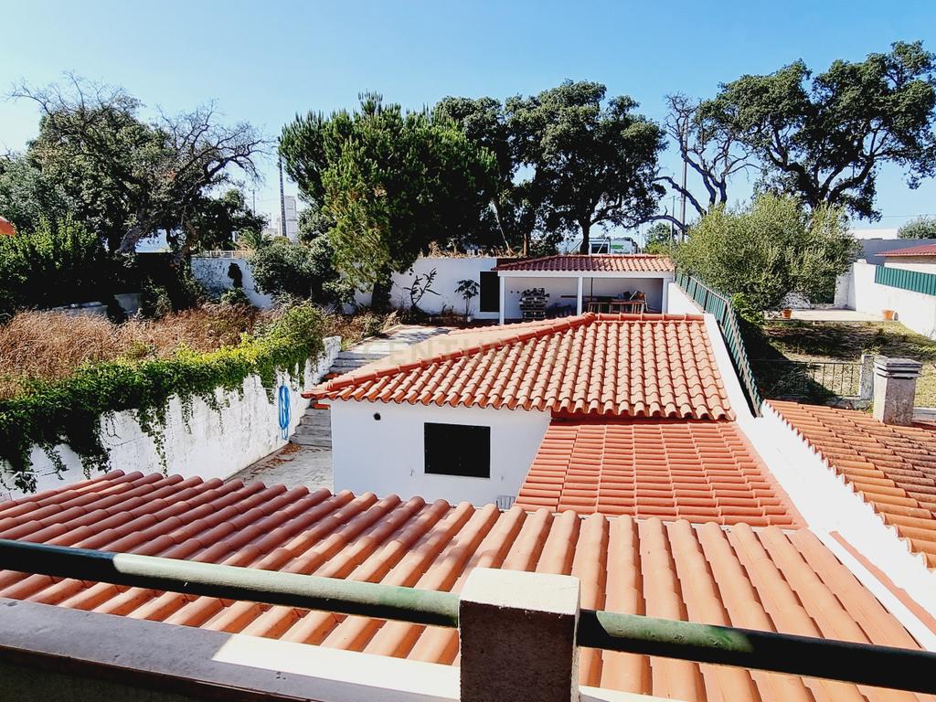 Moradia T4 com anexo na urbanização Vale da Rosa, em Setúbal - Image 35