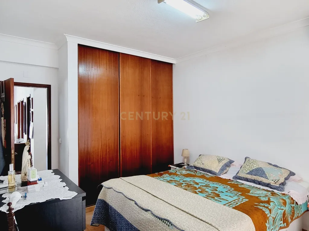 Moradia T4 com anexo na urbanização Vale da Rosa, em Setúbal - Image 15