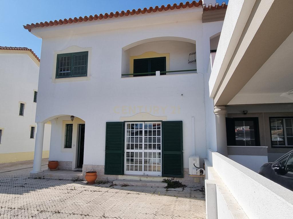Moradia T4 com anexo na urbanização Vale da Rosa, em Setúbal - Image 7