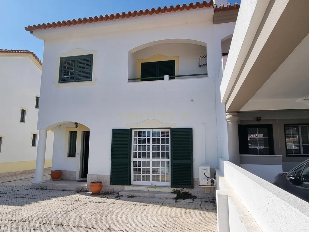 Moradia T4 com anexo na urbanização Vale da Rosa, em Setúbal - Image 7