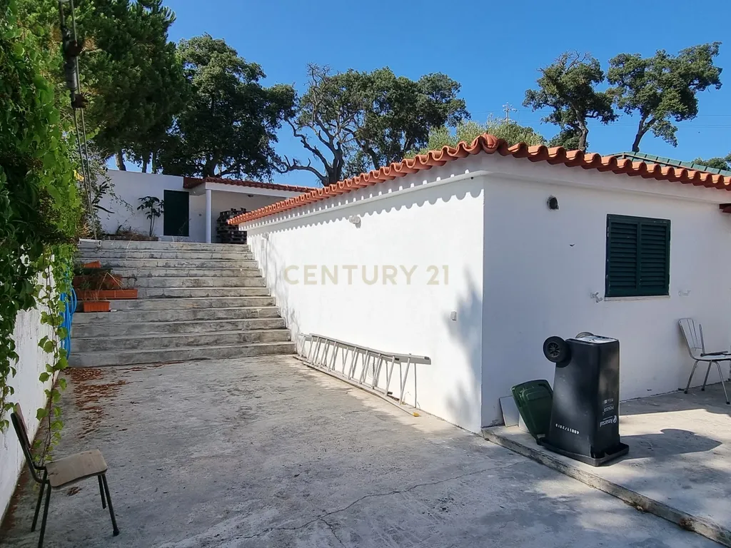 Moradia T4 com anexo na urbanização Vale da Rosa, em Setúbal - Image 33