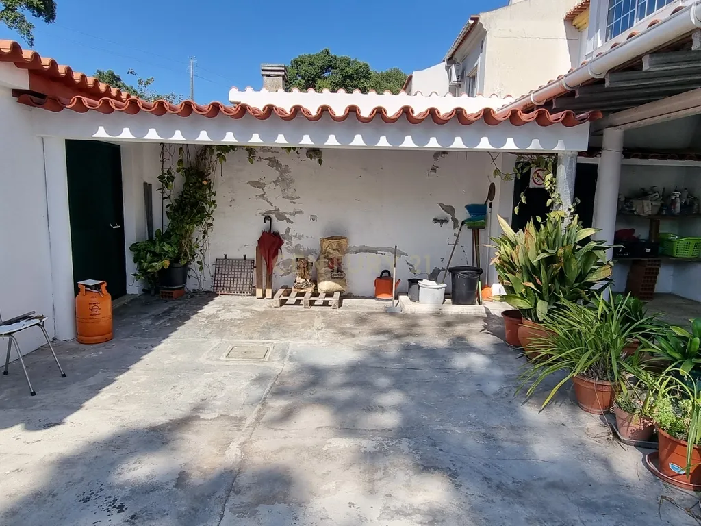 Moradia T4 com anexo na urbanização Vale da Rosa, em Setúbal - Image 30