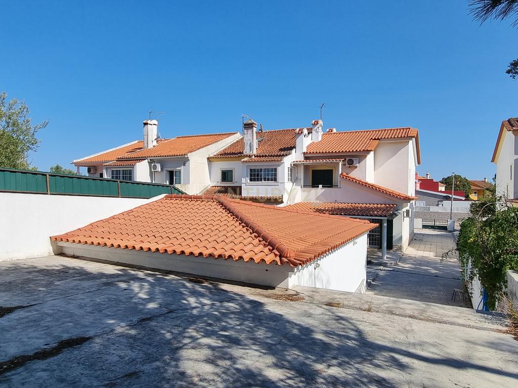 Moradia T4 com anexo na urbanização Vale da Rosa, em Setúbal - Image 34