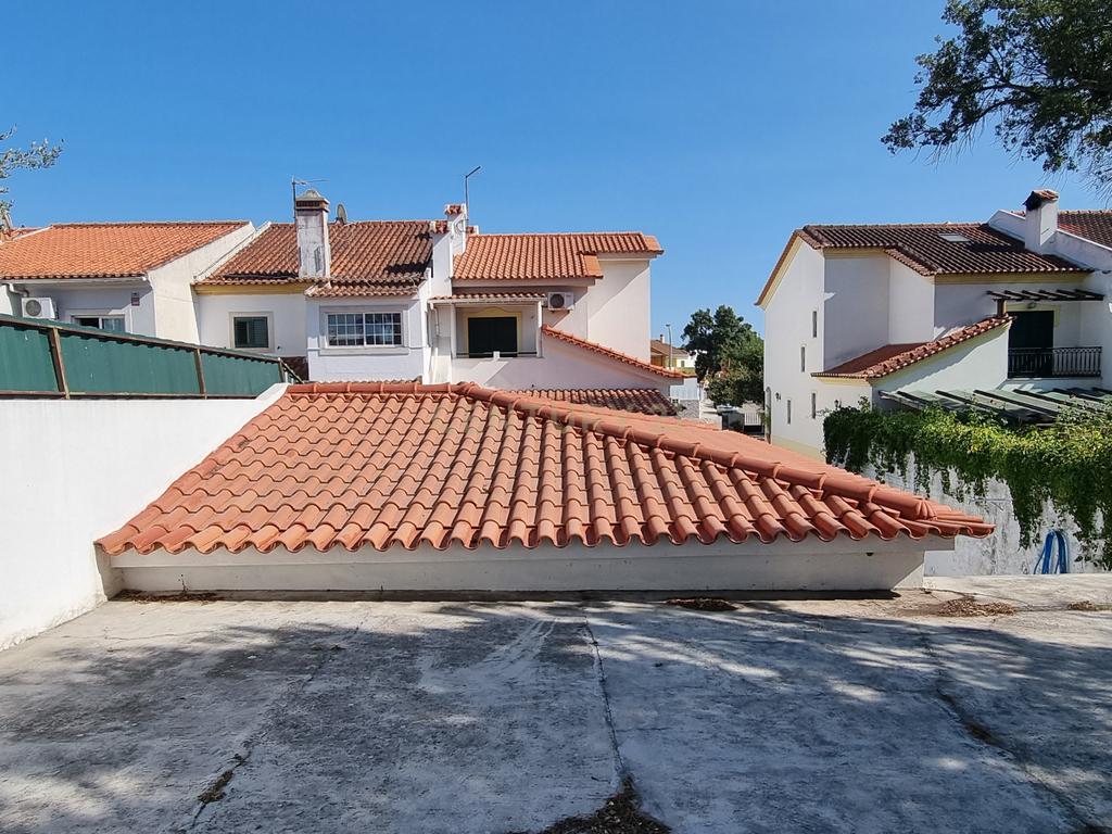 Moradia T4 com anexo na urbanização Vale da Rosa, em Setúbal - Image 37