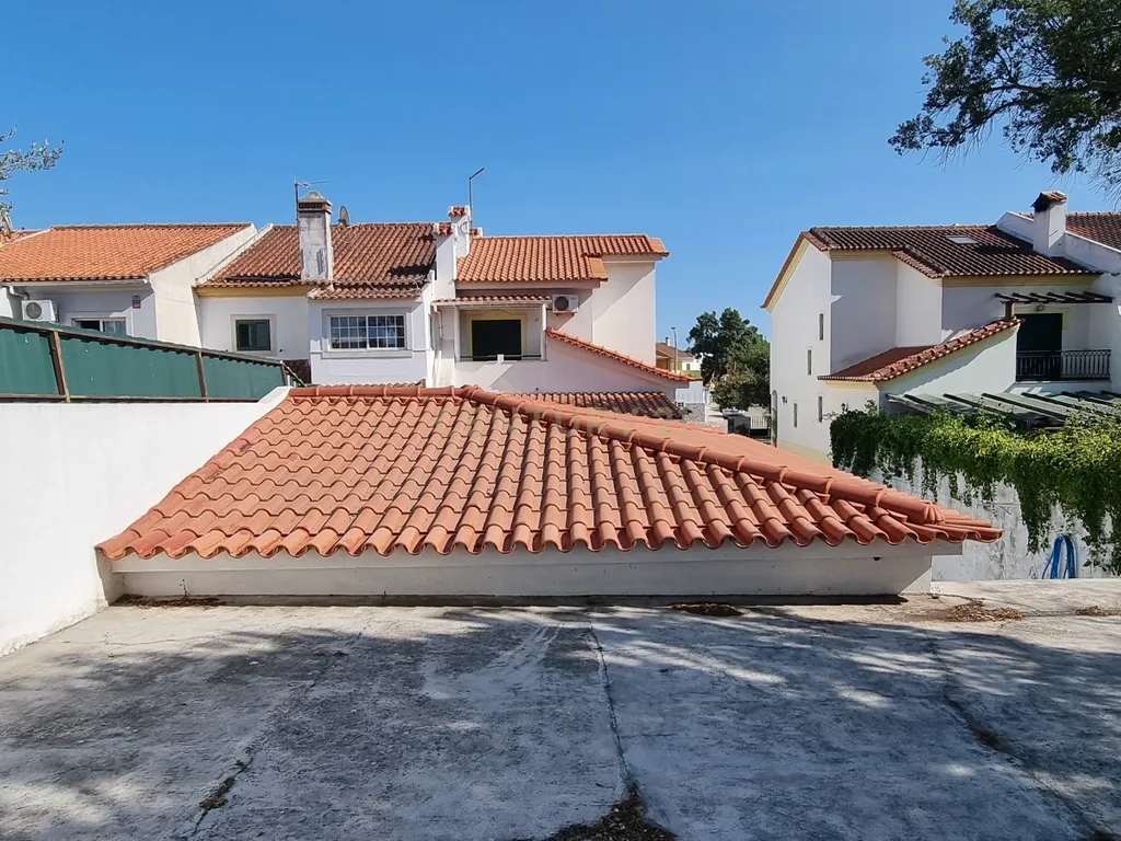Moradia T4 com anexo na urbanização Vale da Rosa, em Setúbal - Image 37