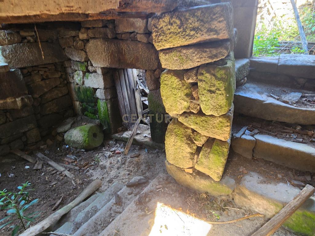 Moradia para reconstruir em Coutos de Viseu - Image 3