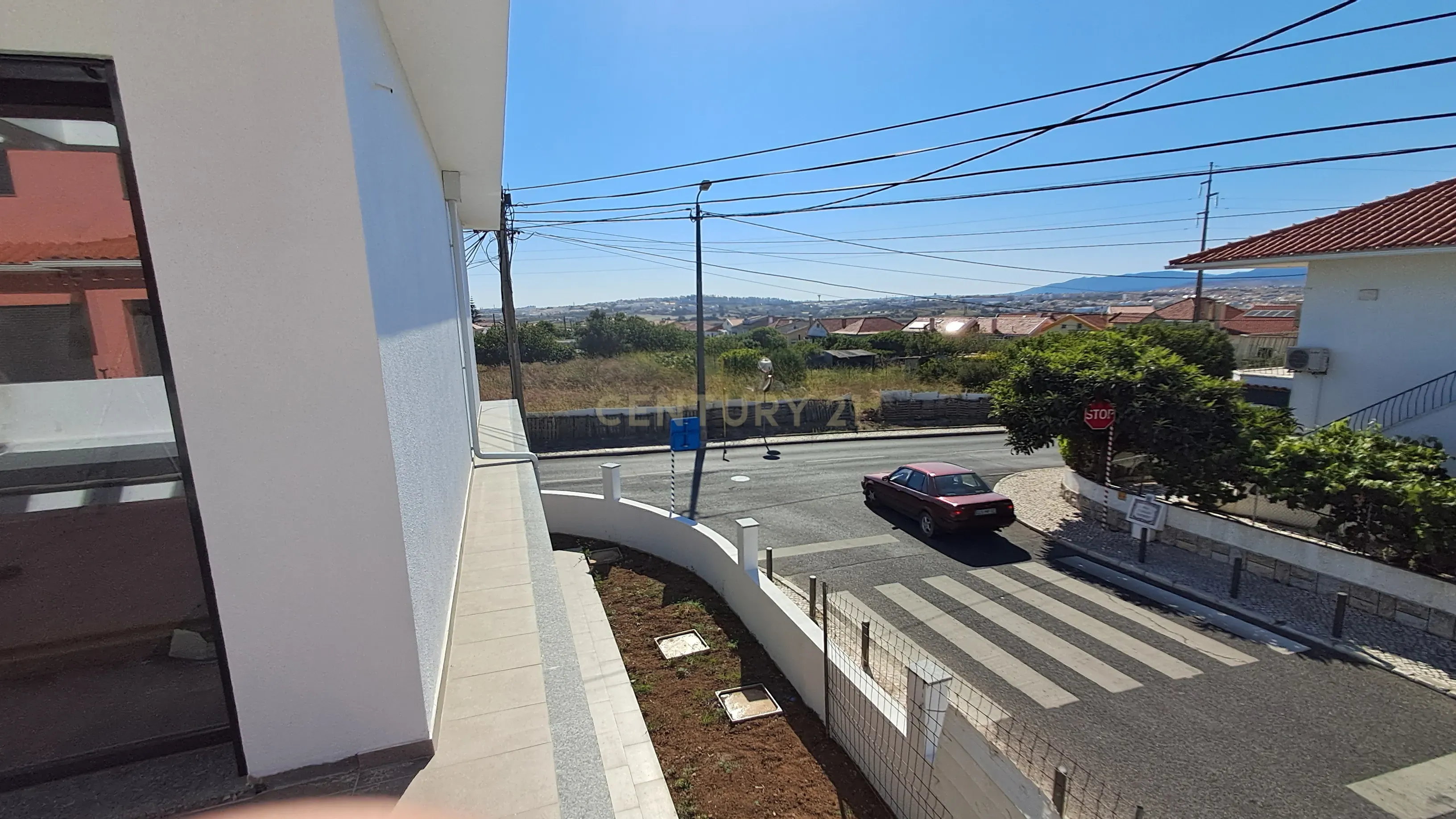 Moradia Nova T2 vista de Mar e Campo, em Porto Salvo - Oeiras - Image 6