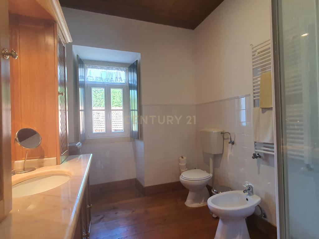 QUINTA com casa de 120 ANOS para HOTEL de charme a 4 minutos da NASCENTE do RIO LIZ em Leiria - Image 49
