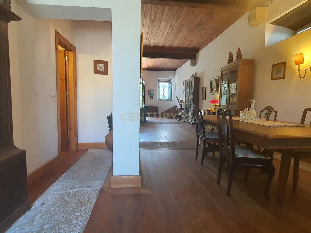 QUINTA com casa de 120 ANOS para HOTEL de charme a 4 minutos da NASCENTE do RIO LIZ em Leiria - Image 34
