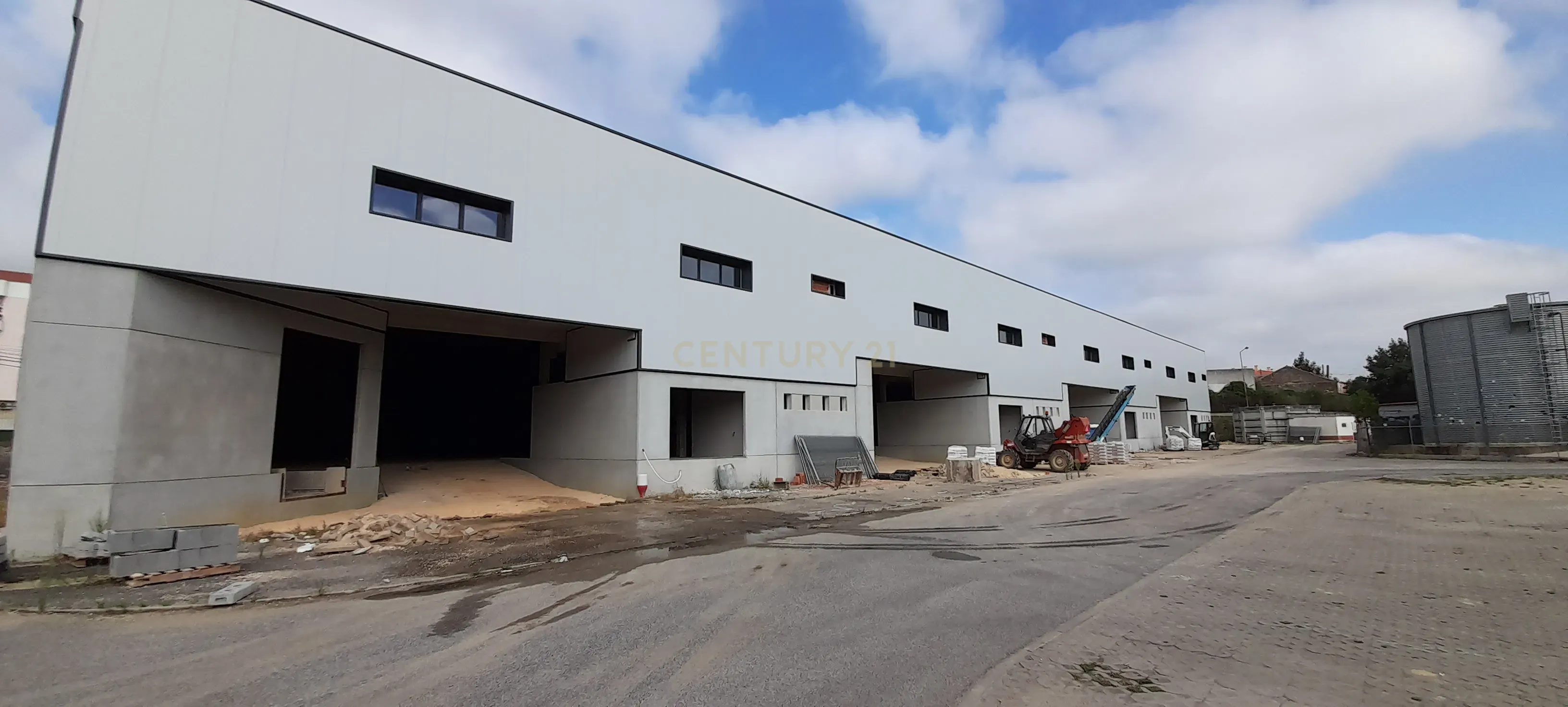 25 armazéns novos num parque industrial em Arruda dos Vinhos - Image 27