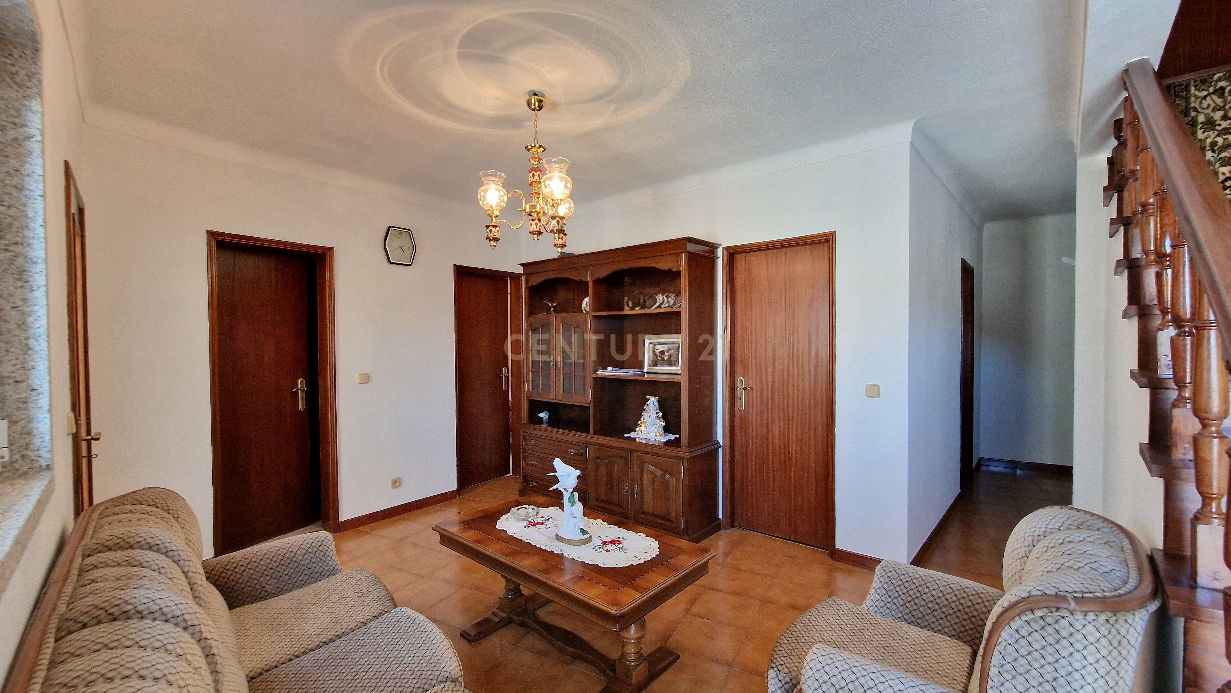 Moradia T7 em pedra com jardim, próxima da cidade de Viseu! - Image 14