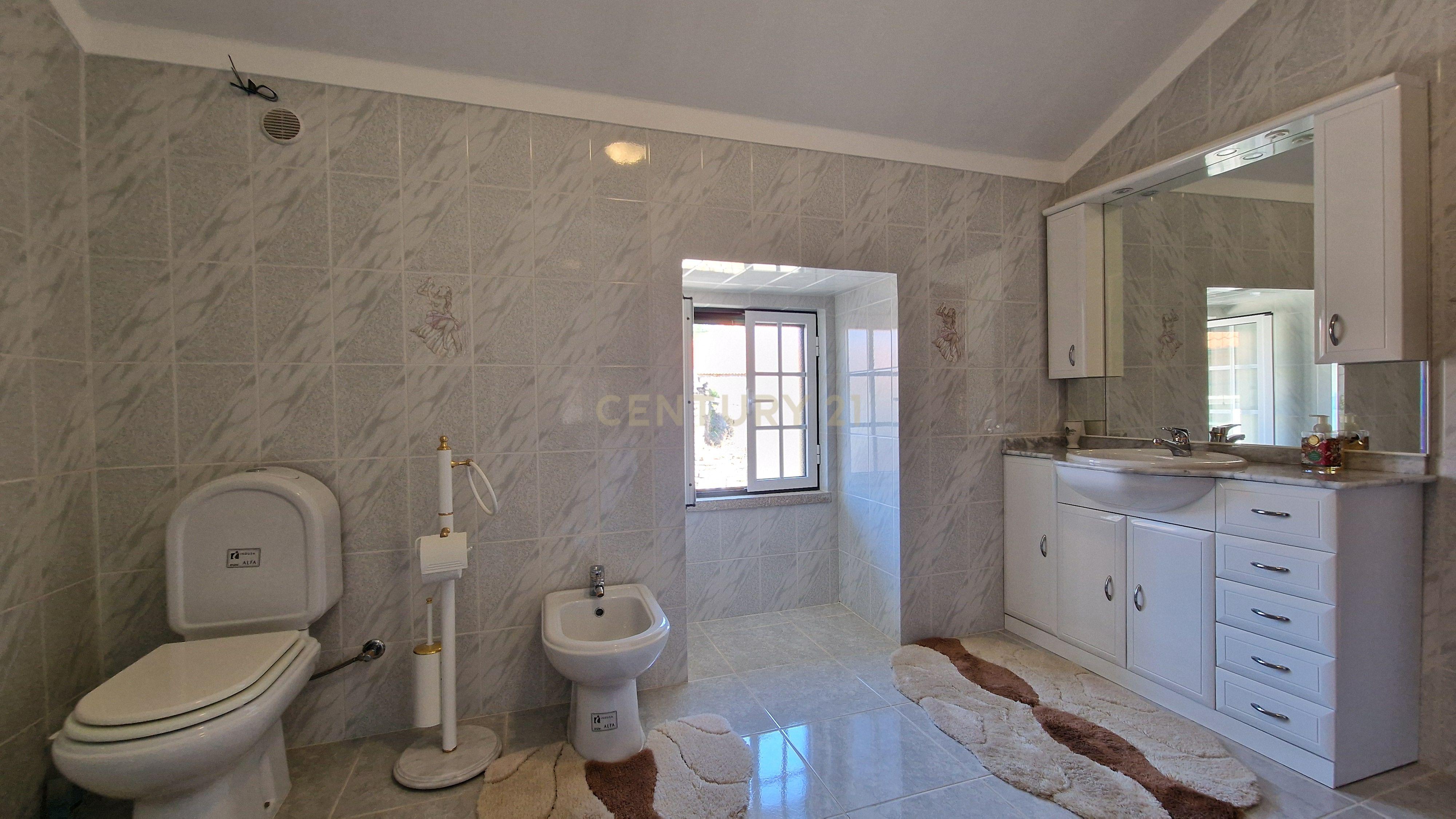 Moradia T7 em pedra com jardim, próxima da cidade de Viseu! - Image 16
